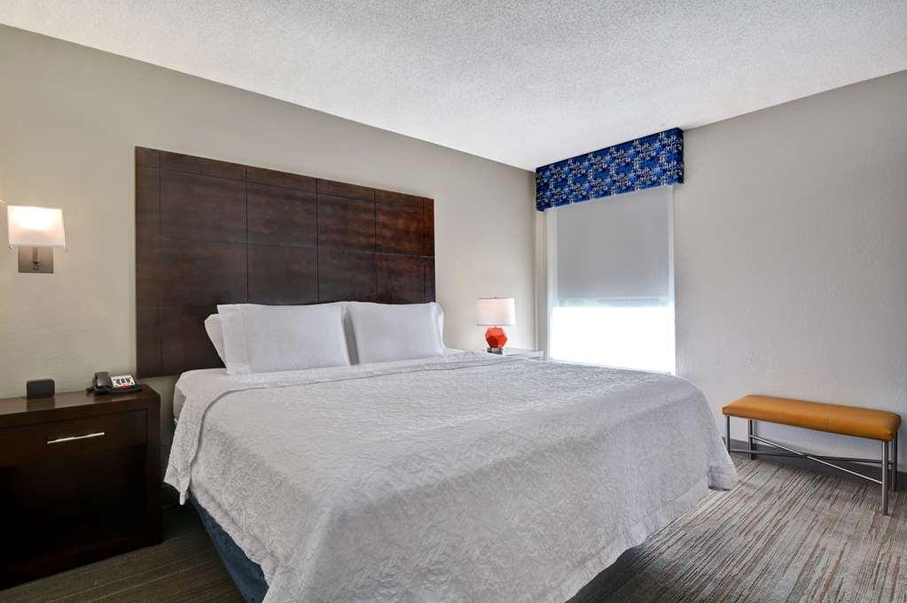 Hampton Inn Greenwood Room photo
