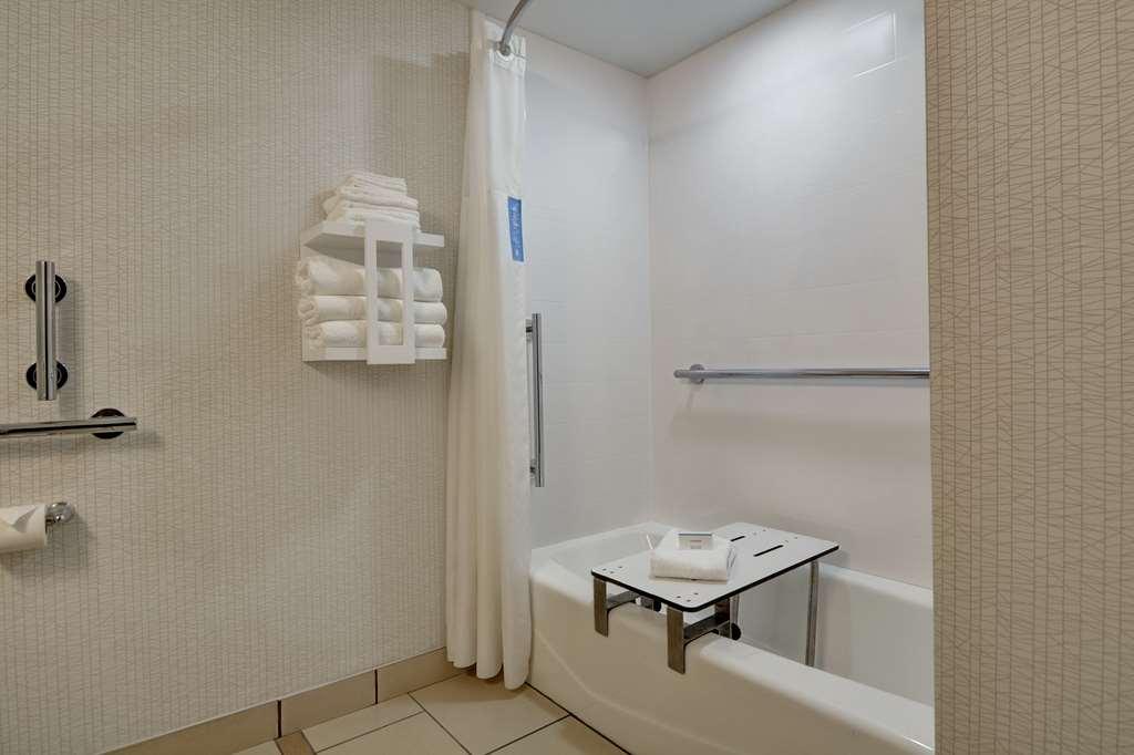 Hampton Inn Greenwood Exterior photo