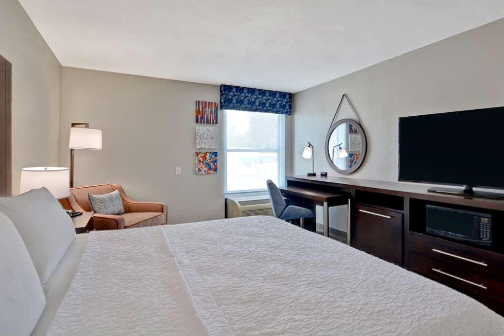 Hampton Inn Greenwood Room photo